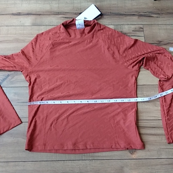 NWT Women's Nike Logo Print Mock-neck long Sleeve Top In Terracota. Size M - Picture 17 of 17